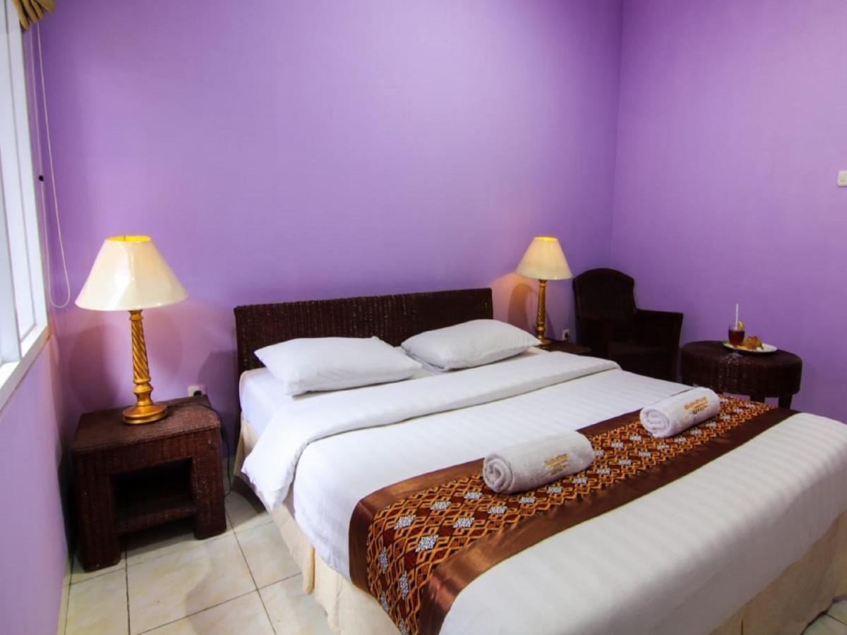 Hotel Signature Mandala Kencana チアンジュール エクステリア 写真