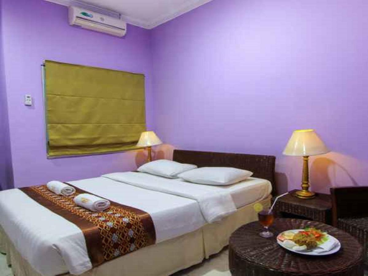Hotel Signature Mandala Kencana チアンジュール エクステリア 写真